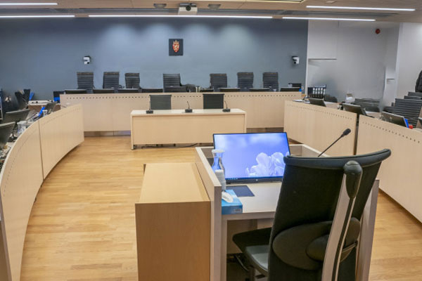 Flyplasser og rettssaler